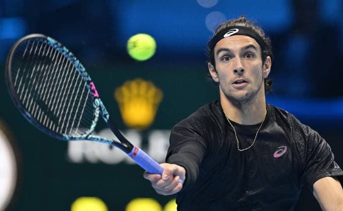 November 10, 2025, Turin, Italy: Lorenzo Musetti of Italy in action during the men s singles Round Robin match against Taylor Fritz of USA at the ATP, Tennis Herren Finals in Turin, Italy, 10 November 2025. ANSA ALESSANDRO DI MARCO ATP Finals Tennis Tournament  - ZUMAa110 20251110_zaf_a110_021 Copyright: xAlessandroxDixMarcox