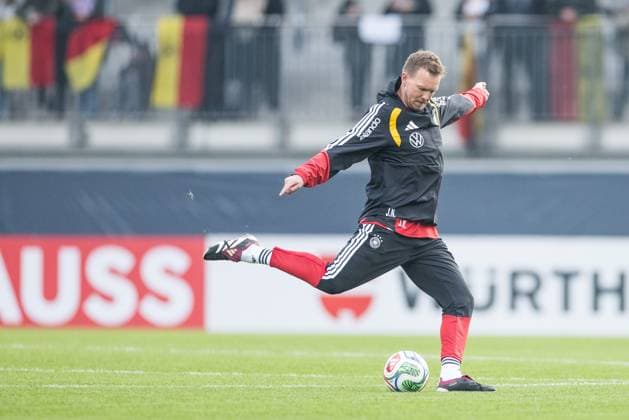 DFB Mens Training Camp Public Training 10 11 2025 Julian Nagelsmann national coach Germany shoots DFB Mens Training Camp Public Training, Wolfsburg, AOK Stadium on 10 11 2025 Copyright: xBEAUTIFULxSPORTS Wunderlx