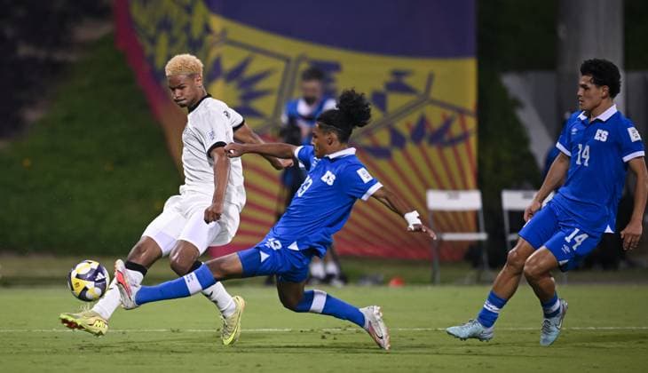 Football, Junior U 17 World Cup 2025 in Doha Qatar Preliminary round 10 11 2025 Group G El Salvador Germany Abdul Al Khalaf left, Germany scores the goal to make it 4 0 against Andrew Reyes center, El Salvador and Brandon Ramirez right, El Salvador
