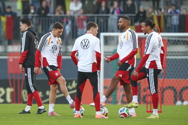 10 11 2025, xtgx, Football National Team, Public Training in Wolfsburg emspor, v l Said El Mala Germany , Florian Wirtz Germany , Jonathan Tah Germany , Leroy Sane Germany DFL DFB REGULATIONS PROHIBIT ANY USE OF PHOTOGRAPHS as IMAGE SEQUENCES and or QUASI VIDEO Wolfsburg