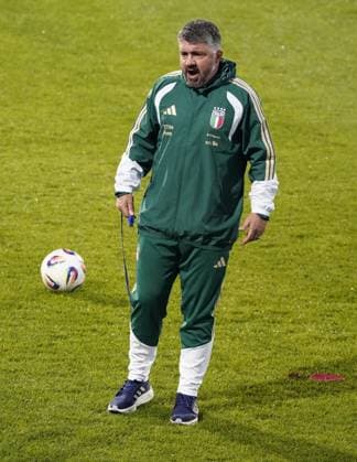 The head coach Gennaro Gattuso gestures during the Italia team Training session at federal technical center of Coverciano, center Italy, Florence -Monday, November 10, 2025. - Soccer  Copyright: xMarcoxBucco LaxPressex
