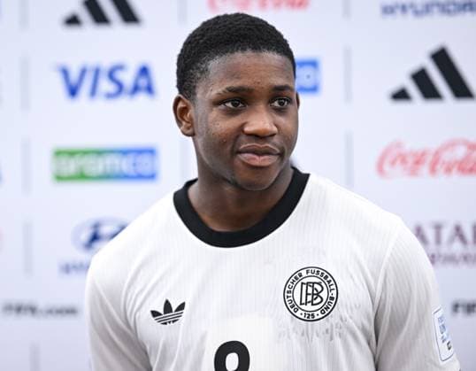 Football, Junior U 17 World Cup 2025 in Doha Qatar Preliminary round 10 11 2025 Group G El Salvador Germany Man of the Match Jeremiah Dennit Mensah Germany Bayer 04 Leverkusen interviewed in the mixed zone