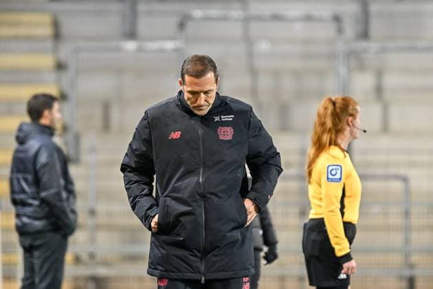 Roberto Paetzold Bayer 04 Leverkusen, Head Coach with neutral emotion GER, SC Freiburg Bayer 04 Leverkuse, Women Football, Google Pixel Frauen Bundesliga, 10 Spieltag, Saison 2025 2026, 10 11 2025 DFB REGULATIONS PROHIBIT ANY USE OF PHOTOGRAPHS AS IMAGE SEQUENCES AND OR QUASI VIDEO GER, SC Freiburg Bayer 04 Leverkuse, Women Football, Google Pixel Frauen Bundesliga, 10 Spieltag, Saison 2025 2026, 10 11 2025 Freiburg Copyright: xEibner-Pressefoto ThomasxHessx EP_THS