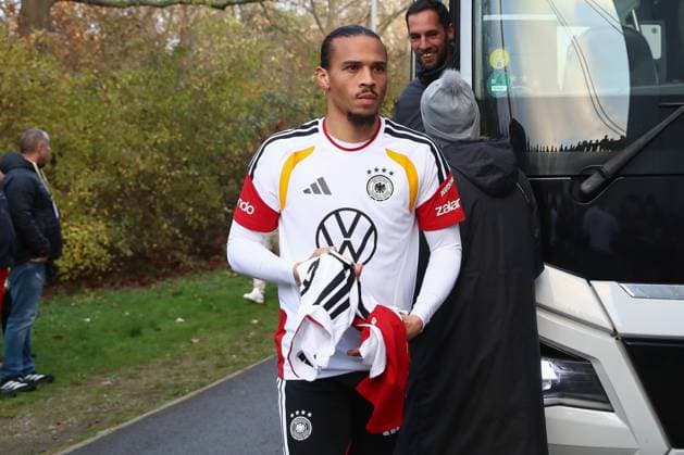 10 11 2025, xtgx, Football National Team, Public Training in Wolfsburg emspor, v l Leroy Sane Germany DFL DFB REGULATIONS PROHIBIT ANY USE OF PHOTOGRAPHS as IMAGE SEQUENCES and or QUASI VIDEO Wolfsburg