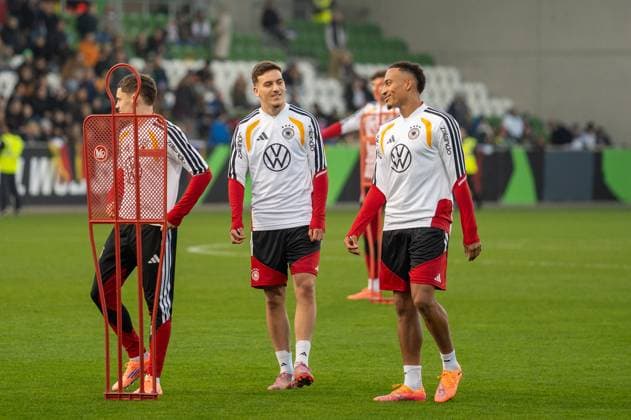 Germany, Football, DFB, Public training on 10 11 in Wolfsburg AOK Arena Florian Wirtz Midfield, Liverpool FC Said El Mala Midfield, 1 FC Koln Felix Nmecha Midfield, Borussia Dortmund Copyright: xSvenxHeidmannx