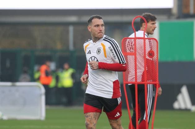 10 11 2025, xgox, Football German National Team Public Training emspor, v l David Raum Germany, DFL DFB REGULATIONS PROHIBIT ANY USE OF PHOTOGRAPHS as IMAGE SEQUENCES and or QUASI VIDEO Wolfsburg
