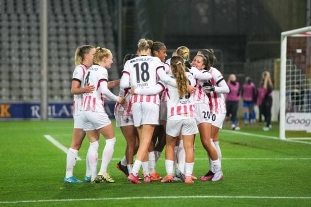 Google Pixel Womens Bundesliga SC Freiburg vs Bayer 04 Leverkusen, 10 11 2025 Goal celebration Tessa Blumenberg SC Freiburg, 7 to 1 1 Google Pixel Womens Bundesliga SC Freiburg vs Bayer 04 Leverkusen, Dreisamstadion, 10 11 2025 DFB DFL REGULATIONS PROHIBIT ANY USE OF PHOTOGRAPHS AS IMAGE SEQUENCES AND OR QUASI VIDEO Copyright: xBEAUTIFULxSPORTS Boscox