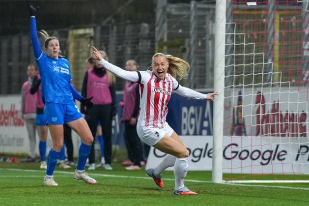 Tessa Blumenberg SC Freiburg, 07 goal celebration, emotions, jubilation, goal success, finish, goal , Germany, Soccer, GooglePixel Womens Bundesliga, 10 Matchday, 2025 2026, SC Freiburg vs Bayer 04 Leverkusen, 10 11 2025, Dreisamstadion, Freiburg, Germany DFB REGULATIONS PROHIBIT ANY USE OF PHOTOGRAPHS AS IMAGE SEQUENCES AND OR QUASI VIDEO Freiburg Dreisamstadion Baden Wuerttemberg Germany Copyright: xArnexAmbergx