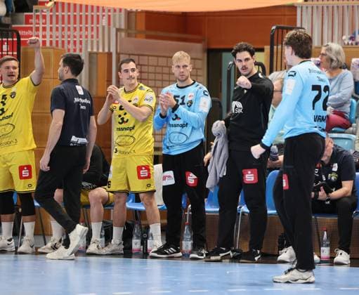 GER HBL2 Season 2025 2026 VfL Potsdam vs HSG Krefeld Niederrhein, 10 11 25, MBS Arena, Potsdam Cheers on the reserve bench for the successful save by Anel DURMIC HSG Krefeld Niederrhein 72