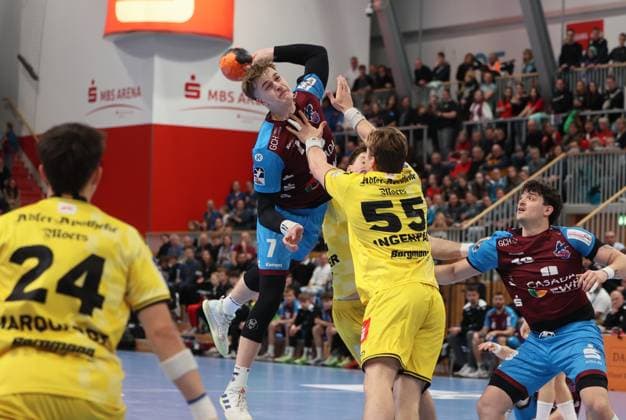 GER HBL2 Season 2025 2026 VfL Potsdam vs HSG Krefeld Niederrhein, 10 11 25, MBS Arena, Potsdam Cedric MARQUART HSG Krefeld Niederrhein 24 , Nicolas PAULNSTEINER 1 VfL Potsdam 7 , Niklas INGENPASS HSG Krefeld Niederrhein 55 , Gabriele SONTACCI 1 VfL Potsdam 19