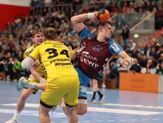 GER HBL2 Season 2025 2026 VfL Potsdam vs HSG Krefeld Niederrhein, 10 11 25, MBS Arena, Potsdam Jörn PERSSON HSG Krefeld Niederrhein 34 , Marco MENGON 1 VfL Potsdam 30