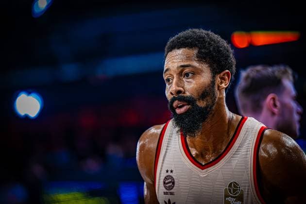 1 Basketball Bundesliga, easyCredit BBL, Season 2025 2026, Men, Main Round, Matchday 7, 09 11 2025, RASTA Vechta FC Bayern Munich Basketball Spencer Dinwiddie 26 FC Bayern Munich Basketball during the game Vechta RASTA Dome Lower Saxony Germany