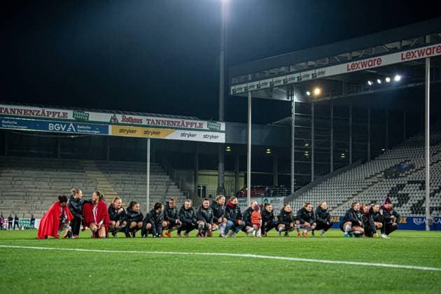 SC Freiburg celebrating after winning the match between SC Freiburg and Bayer 04 Leverkusen at Dreisamstadion, Freiburg, Germany. Copyright: xPriscilaxBütlerx xSPPx Sportspressphoto_SPR60791