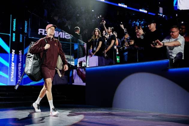 Italy s Jannik Sinner during the singles tennis match of the ATP, Tennis Herren World Tour Finals against Canada s Felix Auger Aliassime at the Inalpi Arena in Turin, Italy - Sunday, Nov. 10, 2025. - .  Copyright: xMarcoxAlpozzi LaPressex