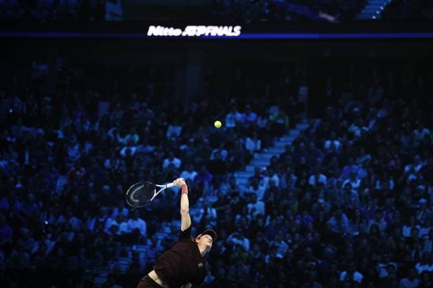 Italy s Jannik Sinner serves against Canada s Felix Auger Aliassime during the singles tennis match of the ATP, Tennis Herren World Tour Finals at the Inalpi Arena in Turin, Italy - Sunday, Nov. 10, 2025. - .  Copyright: xMarcoxAlpozzi LaPressex