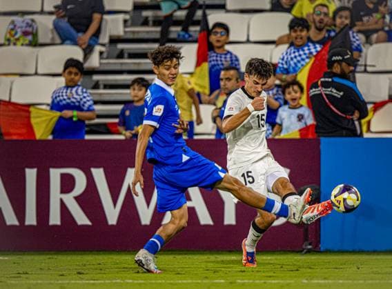 Soccer FIFA U17, U 17 World Cup Qatar 2025 El Salvador vs Germany Group G Match 61 Niklas Scheller Germany, 15 Jose GUATEMALA El Salvador, 2 Copyright: xRedhaxHosnixSegganix