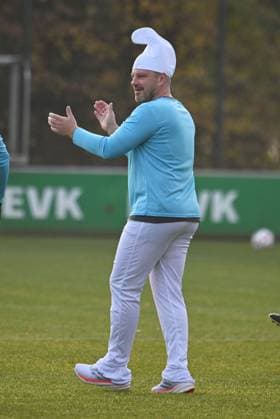 10 11 2025, xophax, Soccer 1 Bundesliga, 1 FC Köln 11 11 Carnival start in Cologne , Training Dressed up and fun training of the team of 1 FC Köln coach Lukas Kwasniok DFL DFB REGULATIONS PROHIBIT ANY USE OF PHOTOGRAPHS as IMAGE SEQUENCES and or QUASI VIDEO Köln