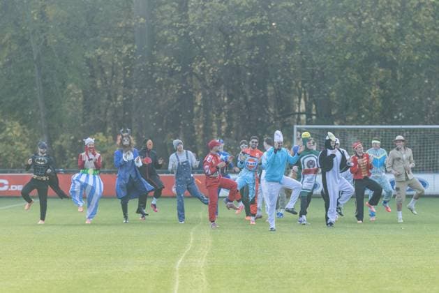 Carnival training 1 FC Köln 20 02 2024 Warm-up Jusuf Gazibegovic 1 FC Köln, 25 as Batman, Tom Krauß 1 FC Köln, 5 as Obelix, Marvin Schwäbe 1 FC Köln, 1 as the Beast from Beauty and the Beast, Ragnar Ache 1 FC Köln, 9 as Tobis from Naruto, Luca Waldschmidt 1 FC Köln, 7 as a painter, Jan Thielmann 1 FC Köln, 29 as a Formula 1 driver, Ron Robert Zieler 1 FC Köln, 20 as Formula 1 driver, Max Weuthen athletics trainer 1 FC Köln as Smurf, Marius Bülter 1 FC Köln, 30 as Jägermeister bottle, Eric Martel 1 FC Köln, 6 as penguin, Alessio Castro Montes 1 FC Köln, 17 as porter, Sebastian Sebulonsen 1 FC Köln, 28 on safari carnival training 1 FC Köln Geissbockheim, 11 11 2025 Copyright: xBEAUTIFULxSPORTS Wunderlx