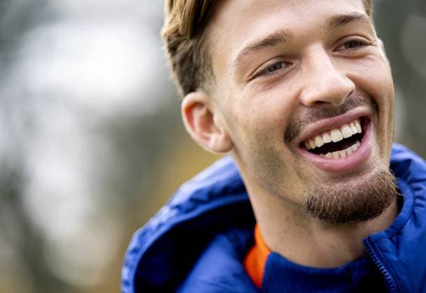 ZEIST - Luciano Valente speaks to the press before the Dutch national team, Nationalteam s training session for their final two World Cup qualifiers against Poland and Lithuania. The Netherlands tops their group and will qualify directly for the World Cup with a victory in Warsaw. ANP KOEN VAN WEEL xVIxANPxSportx xxANPxIVx 541845766 originalFilename: 541845766.jpg