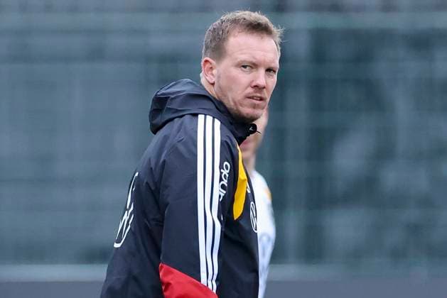 Bundestrainer Julian Nagelsmann (Germany) schaut, , Training der deutschen Fussball Nationalmannschaft, Volkswagen Arena am 11. November 2025 in Wolfsburg, Deutschland. (Foto von Marco Steinbrenner DeFodi Images) Bundestrainer Julian Nagelsmann (Germany) looks on, , Training der deutschen Fussball Nationalmannschaft, Volkswagen Arena, November 11, 2025 in Wolfsburg, Germany. (Photo by Marco Steinbrenner DeFodi Images) DFL regulations prohibit any use of photographs as image sequences and or quasi-video. National coach Julian Nagelsmann Germany looks on, , Training of the German national soccer team, Volkswagen Arena on November 11, 2025 in Wolfsburg, Germany Photo by Marco Steinbrenner DeFodi Images National coach Julian Nagelsmann Germany looks on, , Training of the German national soccer team, Volkswagen Arena, November 11, 2025 in Wolfsburg, Germany Photo by Marco Steinbrenner DeFodi Images DFL regulations prohibit any use of photographs as image sequences and or quasi video