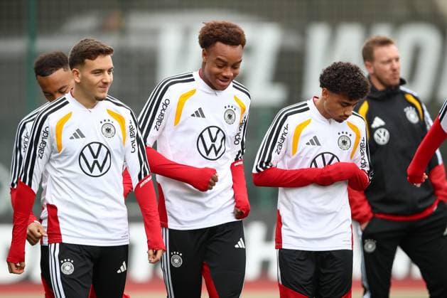 11 11 2025, xtgx, football national team, training in Wolfsburg emspor, v l Said El Mala Germany , Forzan Assan Ouedraogo Germany , Kevin Schade Germany DFL DFB REGULATIONS PROHIBIT ANY USE OF PHOTOGRAPHS as IMAGE SEQUENCES and or QUASI VIDEO Wolfsburg
