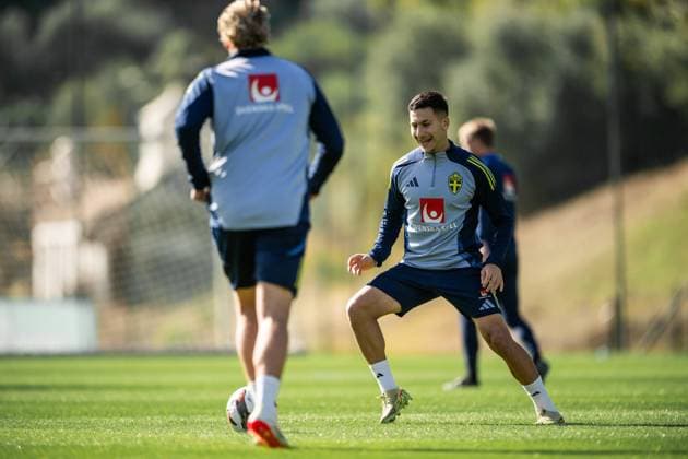 251111 Roony Bardghji of the Swedish national football team during a training session on November 11, 2025 in Marbella Photo Joel Marklund BILDBYRAN code JM JM0746 bbeng fotboll football soccer fotball vm kval fifa world cup qualifier träning practice training sverige sweden sverige a  Copyright: JOELxMARKLUND BB251111JM011