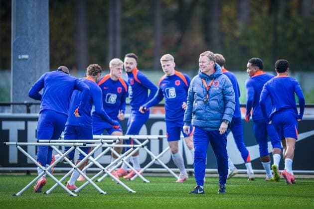ZEIST , 11-11-2025 , KNVB Campus , season 2025 2026 , Dutch International football , Training session Netherlands , picture shows Netherlands coach Ronald Koeman Training session Netherlands 11-11-2025  x31985023x Copyright: