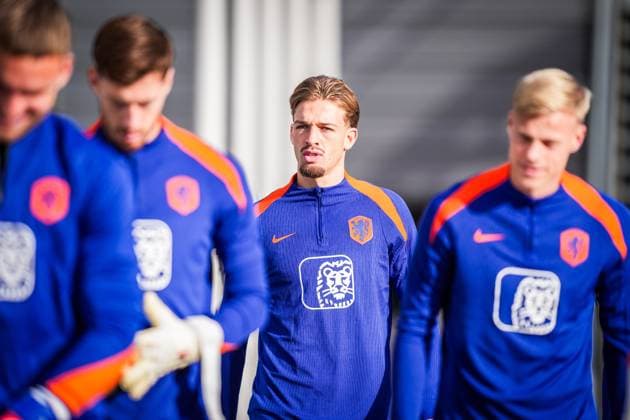 ZEIST , 11-11-2025 , KNVB Campus , season 2025 2026 , Dutch International football , Training session Netherlands , picture shows Netherlands player Luciano Valente Training session Netherlands 11-11-2025  x31985027x Copyright: