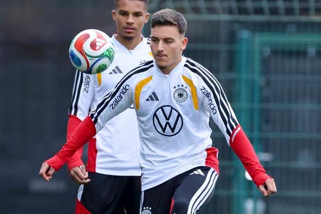 Said El Mala (Germany) kontrolliert den Ball, , Training der deutschen Fussball Nationalmannschaft, Volkswagen Arena am 11. November 2025 in Wolfsburg, Deutschland. (Foto von Marco Steinbrenner DeFodi Images) Said El Mala (Germany) controls the ball, , Training der deutschen Fussball Nationalmannschaft, Volkswagen Arena, November 11, 2025 in Wolfsburg, Germany. (Photo by Marco Steinbrenner DeFodi Images) DFL regulations prohibit any use of photographs as image sequences and or quasi-video. Said El Mala Germany controls the ball, , Training der deutschen Fussball Nationalmannschaft, Volkswagen Arena am 11 November 2025 in Wolfsburg, Germany Photo by Marco Steinbrenner DeFodi Images Said El Mala Germany controls the ball, , Training der deutschen Fussball Nationalmannschaft, Volkswagen Arena, November 11, 2025 in Wolfsburg, Germany Photo by Marco Steinbrenner DeFodi Images DFL regulations prohibit any use of photographs as image sequences and or quasi video