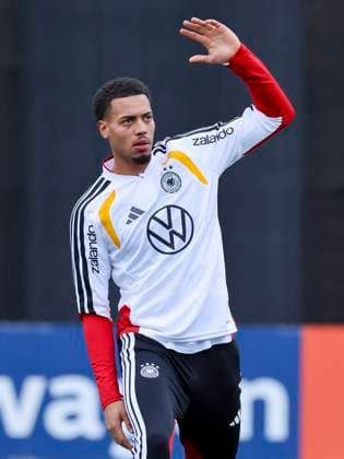 Felix Nmecha (Germany) waermt sich auf, , Training der deutschen Fussball Nationalmannschaft, Volkswagen Arena am 11. November 2025 in Wolfsburg, Deutschland. (Foto von Marco Steinbrenner DeFodi Images) Felix Nmecha (Germany) warms up, , Training der deutschen Fussball Nationalmannschaft, Volkswagen Arena, November 11, 2025 in Wolfsburg, Germany. (Photo by Marco Steinbrenner DeFodi Images) DFL regulations prohibit any use of photographs as image sequences and or quasi-video. Felix Nmecha Germany warms up, , Training der deutschen Fussball Nationalmannschaft, Volkswagen Arena am 11 November 2025 in Wolfsburg, Germany Photo by Marco Steinbrenner DeFodi Images Felix Nmecha Germany warms up, , Training der deutschen Fussball Nationalmannschaft, Volkswagen Arena, November 11, 2025 in Wolfsburg, Germany Photo by Marco Steinbrenner DeFodi Images DFL regulations prohibit any use of photographs as image sequences and or quasi video