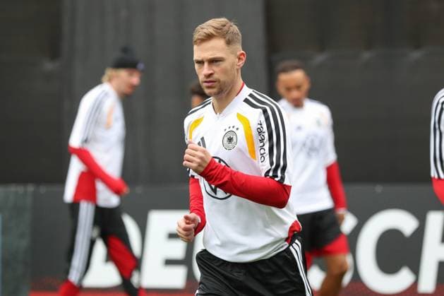 11 11 2025, xgox, Football German National Team Training emspor, v l Joshua Kimmich Germany, DFL DFB REGULATIONS PROHIBIT ANY USE OF PHOTOGRAPHS as IMAGE SEQUENCES and or QUASI VIDEO Wolfsburg