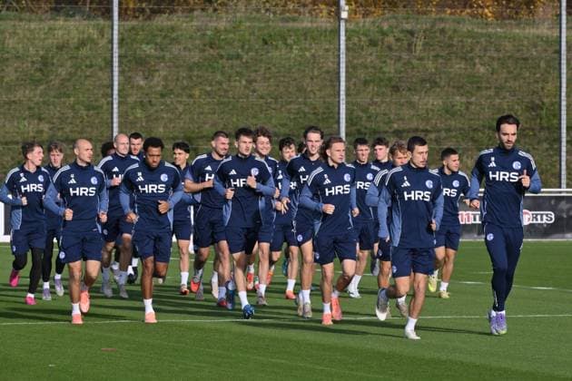 Running session of the players, right Kenan Karaman FC Schalke 04 11 11 2025, Football 2 Bundesliga, Season 2025 2026, Training FC Schalke 04 Gelsenkirchen North Rhine-Westphalia Germany Team2