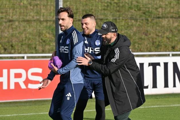 Coach Miron Muslic FC Schalke 04 , Hasan Kurucay FC Schalke 04 , Hasan Kurucay, Kenan Karaman FC Schalke 04 , v re 11 11 2025, Football 2 Bundesliga, Season 2025 2026, Training FC Schalke 04 Gelsenkirchen Nordrhein Westfalen Germany Team2