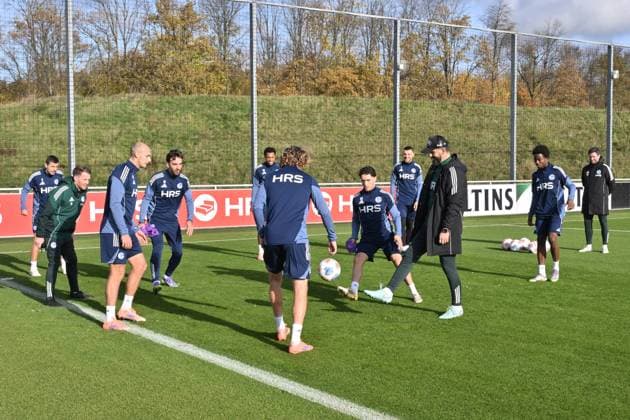 Training session with coach Miron Muslic FC Schalke 04 , 3 v re 11 11 2025, Soccer 2 Bundesliga, Season 2025 2026, Training FC Schalke 04 Gelsenkirchen North Rhine-Westphalia Germany Team2