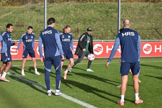 Training session with coach Miron Muslic FC Schalke 04 , 3 v re 11 11 2025, Soccer 2 Bundesliga, Season 2025 2026, Training FC Schalke 04 Gelsenkirchen North Rhine-Westphalia Germany Team2