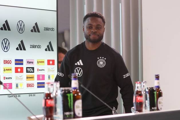 11 11 2025, xtgx, Football German National Team Press Conference emspor, v l Ridle Baku Germany, DFL DFB REGULATIONS PROHIBIT ANY USE OF PHOTOGRAPHS as IMAGE SEQUENCES and or QUASI VIDEO Wolfsburg