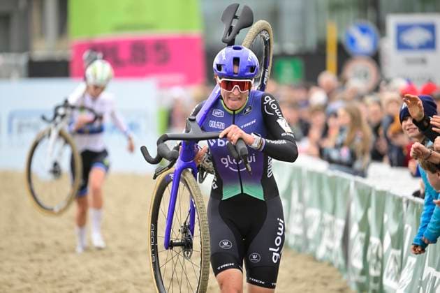 Telenet Superprestige 2025-2026 Niel NIEL, BELGIUM - NOVEMBER 11 : Brand Lucinda (NED) of Baloise Glowi Lions and Van Der Heijden Inge (NED) of Crelan - Corendon during the 3rd leg of the Jaarmarktcross Telenet Superprestige 2025-2026 a cyclocross race for Women Elite on November 11, 2025 in Niel, Belgium, 11 11 2025 ( Niel Belgium  Copyright: xNicoxVereeckenx