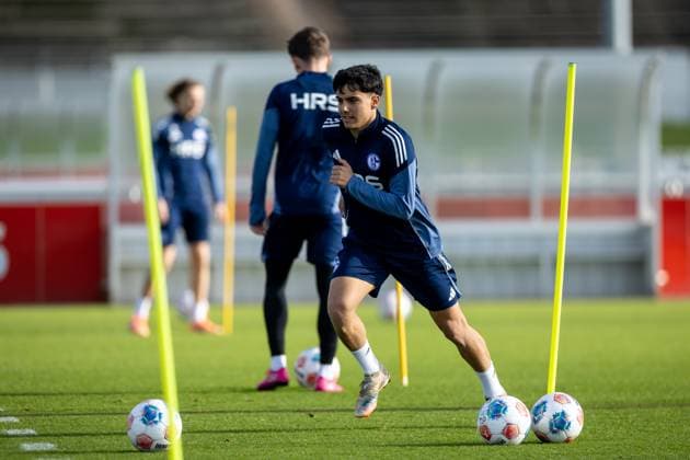 11 11 2025, Football, Season 2025 2026, 2 Bundesliga, Training FC Schalke 04, Vincenzo Onofrietti FC Schalke 04 , Gelsenkirchen Training ground FC Schalke 04 NRW Germany xRHR PHOTO DEx Copyright: EWERT RHR-FOTOx RHR-FOTO DE