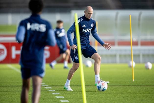 11 11 2025, Football, Season 2025 2026, 2 Bundesliga, Training FC Schalke 04, Tim Dietrich FC Schalke 04 , Gelsenkirchen Training ground FC Schalke 04 NRW Germany xRHR PHOTO DEx Copyright: EWERT RHR-FOTOx RHR-FOTO DE