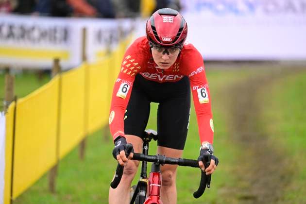 Telenet Superprestige 2025-2026 Niel NIEL, BELGIUM - NOVEMBER 11 : VAN ALPHEN AniekSeven Racing during the 3rd leg of the Jaarmarktcross Telenet Superprestige 2025-2026 a cyclocross race for Women Elite on November 11, 2025 in Niel, Belgium, 11 11 2025 ( Niel Belgium  Copyright: xNicoxVereeckenx