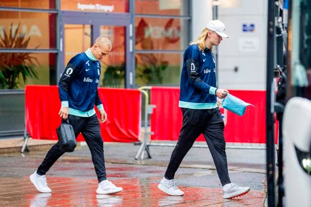 Training with the Norwegian men s national football team Oslo 20251111 Norway s Leo Skiri ostigard and Erling Braut Haaland after a training session with the Norwegian men s national football team at Ullevaal Stadium before the World Cup qualifiers against Estonia and Italy Photo Fredrik Varfjell NTB Oslo Norway EDITORIAL USE ONLY RESTRICTED USE FOR BETTING COMPANIES  Copyright: xFredrikxVarfjellx xNTBx
