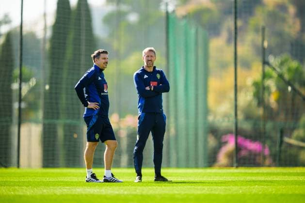 251111 Sports psychologist Daniel Ekvall and head coach Graham Potter of the Swedish national football team during a training session on November 11, 2025 in Marbella Photo Joel Marklund BILDBYRAN kod JM JM0746 bbeng fotboll football soccer fotball vm kval fifa world cup qualifier träning practice training sverige sweden sverige a  Copyright: JOELxMARKLUND BB251111JM054