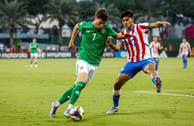 2025 FIFA Under 17 World Cup Group J, Aspire Zone Pitch 5, Doha, Qatar 11 11 2025 Republic of Ireland vs Paraguay Ireland™s Grady McDowell with Thiago Vera of Paraguay Grady McDowell with Thiago Vera 11 11 2025  Copyright: x INPHOx IMG_5943