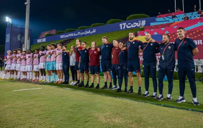 Czechia v USA : Group I - FIFA U-17 World Cup Qatar 2025 Head Coach Of the United States Segares Gonzalo ,his staff and substitutes line up prior to the FIFA U-17 World Cup Qatar 2025 Group I match between Czechia v USA in Doha, Qatar, on November 11, 2025. DOHA Qatar Copyright: xNOUSHADxTHEKKAYILx