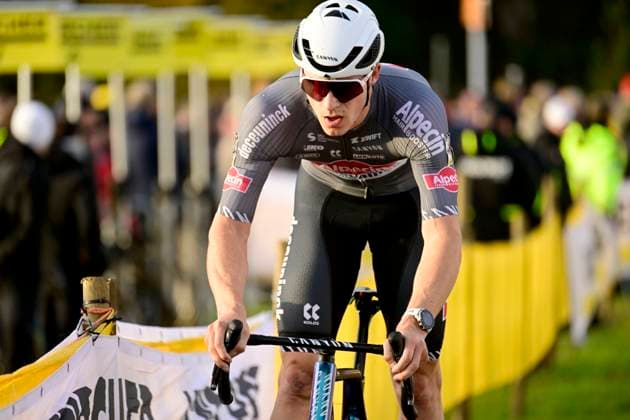 Telenet Superprestige 2025-2026 Niel NIEL, BELGIUM - NOVEMBER 11 : Vandeputte Niels (BEL) of Alpecin-Deceuninck during the 3rd leg of the Jaarmarktcross Telenet Superprestige 2025-2026 a cyclocross race for Men Elite on November 11, 2025 in Niel, Belgium, 11 11 2025 ( Niel Belgium  Copyright: xNicoxVereeckenx