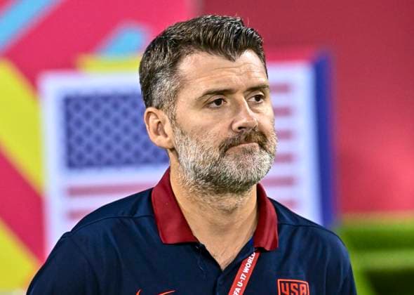Czechia v USA : Group I - FIFA U-17 World Cup Qatar 2025 Head Coach Of the United States Segares Gonzalo looks on prior to the FIFA U-17 World Cup Qatar 2025 Group I match between Czechia v USA in Doha, Qatar, on November 11, 2025. DOHA Qatar Copyright: xNOUSHADxTHEKKAYILx