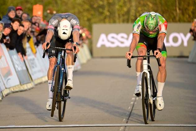 Telenet Superprestige 2025-2026 Niel NIEL, BELGIUM - NOVEMBER 11 : Sweeck Laurens (BEL) of Crelan - Corendon wins, second place for Vandeputte Niels (BEL) of Alpecin-Deceuninck during the 3rd leg of the Jaarmarktcross Telenet Superprestige 2025-2026 a cyclocross race for Men Elite on November 11, 2025 in Niel, Belgium, 11 11 2025 ( Niel Belgium  Copyright: xNicoxVereeckenx