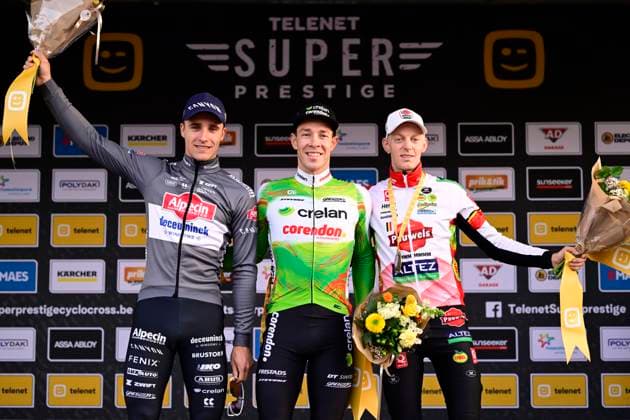 Telenet Superprestige 2025-2026 Niel NIEL, BELGIUM - NOVEMBER 11 : Vandeputte Niels (BEL) of Alpecin-Deceuninck, Sweeck Laurens (BEL) of Crelan - Corendon and Vanthourenhout Michael (BEL) of Pauwels Sauzen - Altez Industriebouw pictured during the podium ceremony of the 3rd leg of the Jaarmarktcross Telenet Superprestige 2025-2026 a cyclocross race for Men Elite on November 11, 2025 in Niel, Belgium, 11 11 2025 ( Niel Belgium  Copyright: xNicoxVereeckenx