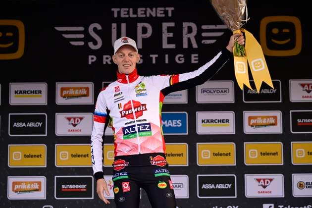Telenet Superprestige 2025-2026 Niel NIEL, BELGIUM - NOVEMBER 11 : Vanthourenhout Michael (BEL) of Pauwels Sauzen - Altez Industriebouw pictured during the podium ceremony of the 3rd leg of the Jaarmarktcross Telenet Superprestige 2025-2026 a cyclocross race for Men Elite on November 11, 2025 in Niel, Belgium, 11 11 2025 ( Niel Belgium  Copyright: xNicoxVereeckenx