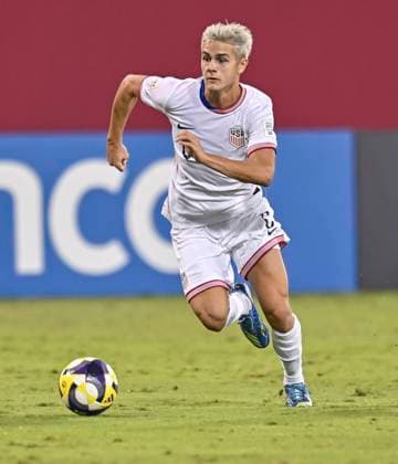 Czechia v USA : Group I - FIFA U-17 World Cup Qatar 2025 Cavan Sullivan of the United States in action during the FIFA U-17 World Cup Qatar 2025 Group I match between Czechia v USA in Doha, Qatar, on November 11, 2025. DOHA Qatar Copyright: xNOUSHADxTHEKKAYILx